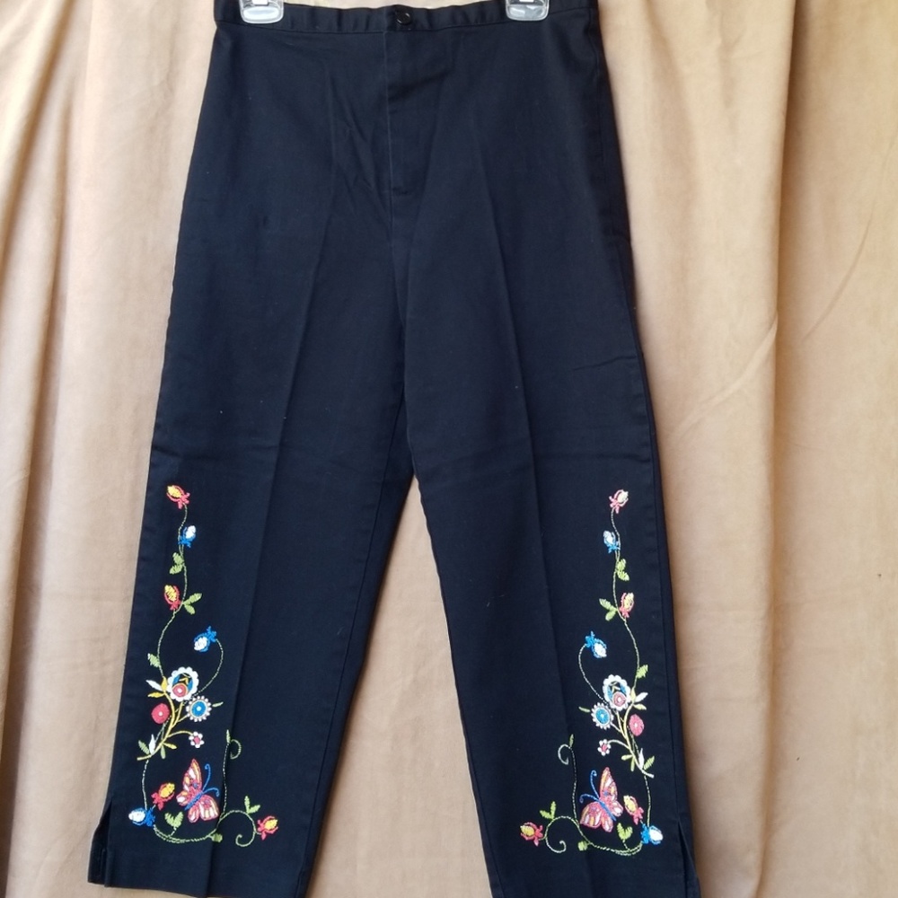 Embroidered crop pants